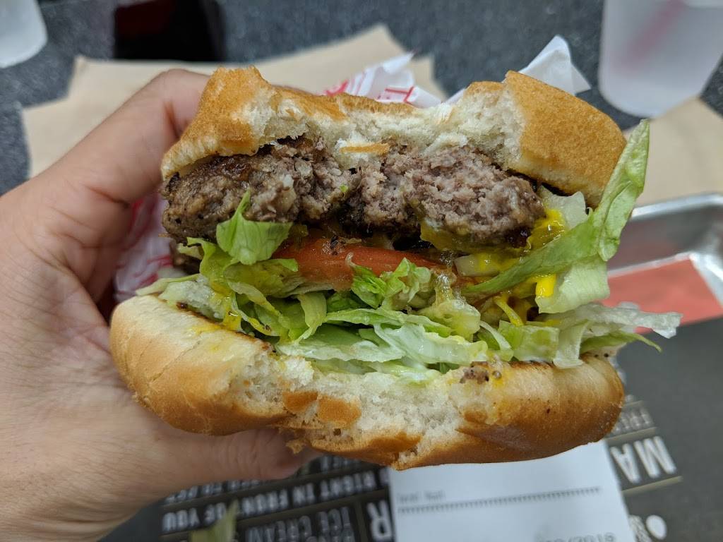 Fatburger | restaurant | 10955 Kinross Ave, Los Angeles, CA 90024, USA | 3102084300 OR +1 310-208-4300