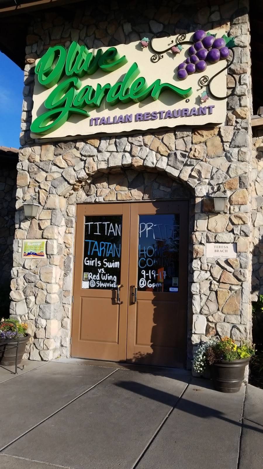 Olive Garden Italian Restaurant | meal takeaway | 8367 3rd St N, Oakdale, MN 55128, USA | 6512641447 OR +1 651-264-1447