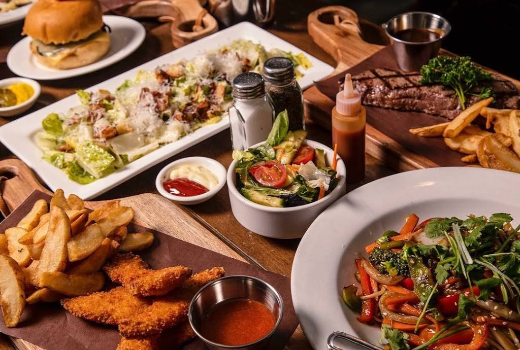 Fox & Fiddle | restaurant | 999 Upper Wentworth St, Hamilton, ON L8V 5A1, Canada | 9053858555 OR +1 905-385-8555