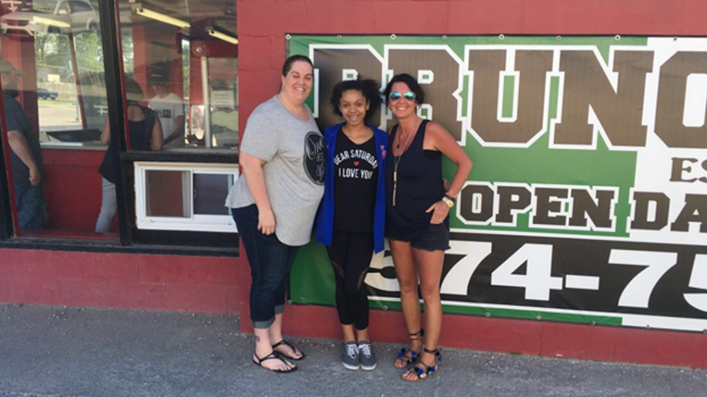 Brunos Pizza | restaurant | 2420 E Market St, Logansport, IN 46947, USA | 5747532861 OR +1 574-753-2861