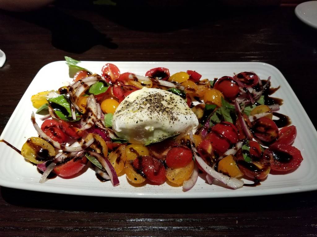 Carrabbas Italian Grill | restaurant | 18375 W Bluemound Rd, Brookfield, WI 53045, USA | 2627972548 OR +1 262-797-2548