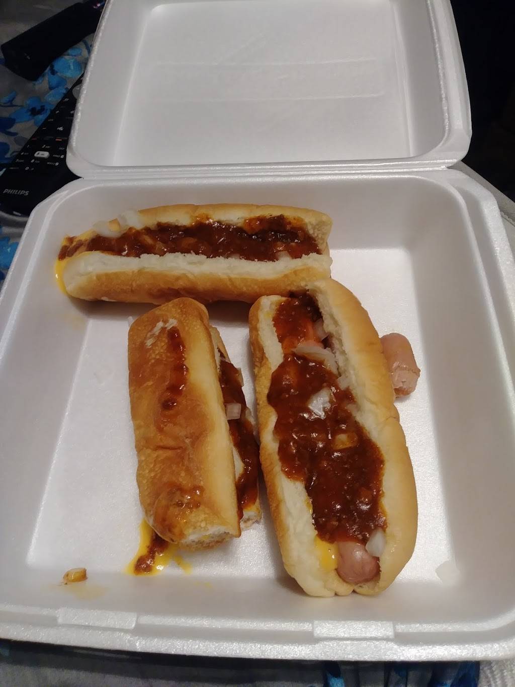 Brighton Hot Dog Shoppe | restaurant | 5990 University Blvd, Moon, PA 15108, USA | 4122999212 OR +1 412-299-9212