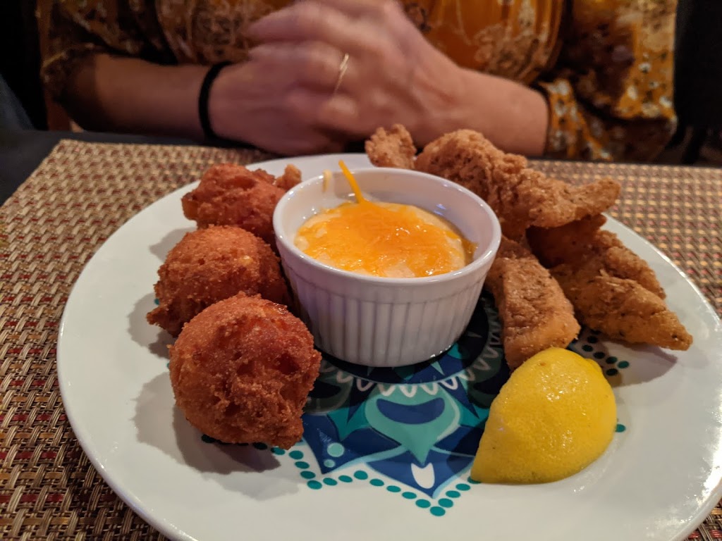 The Fishing Hole Restaurant | restaurant | 15 Brent Ln, Pensacola, FL 32505, USA | 8509126664 OR +1 850-912-6664