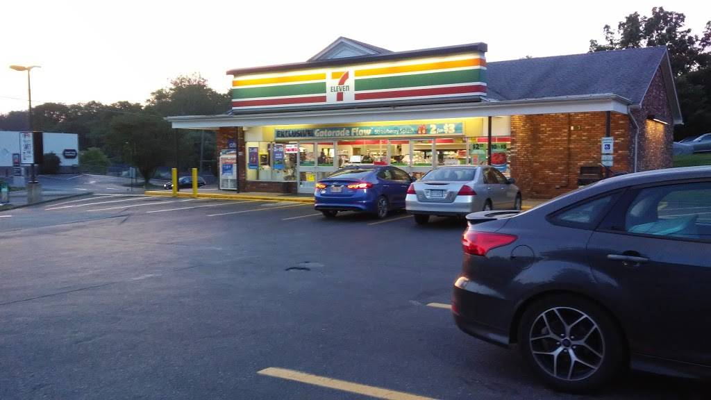 7-Eleven | bakery | 427 N Coalter St, Staunton, VA 24401, USA | 5408853499 OR +1 540-885-3499