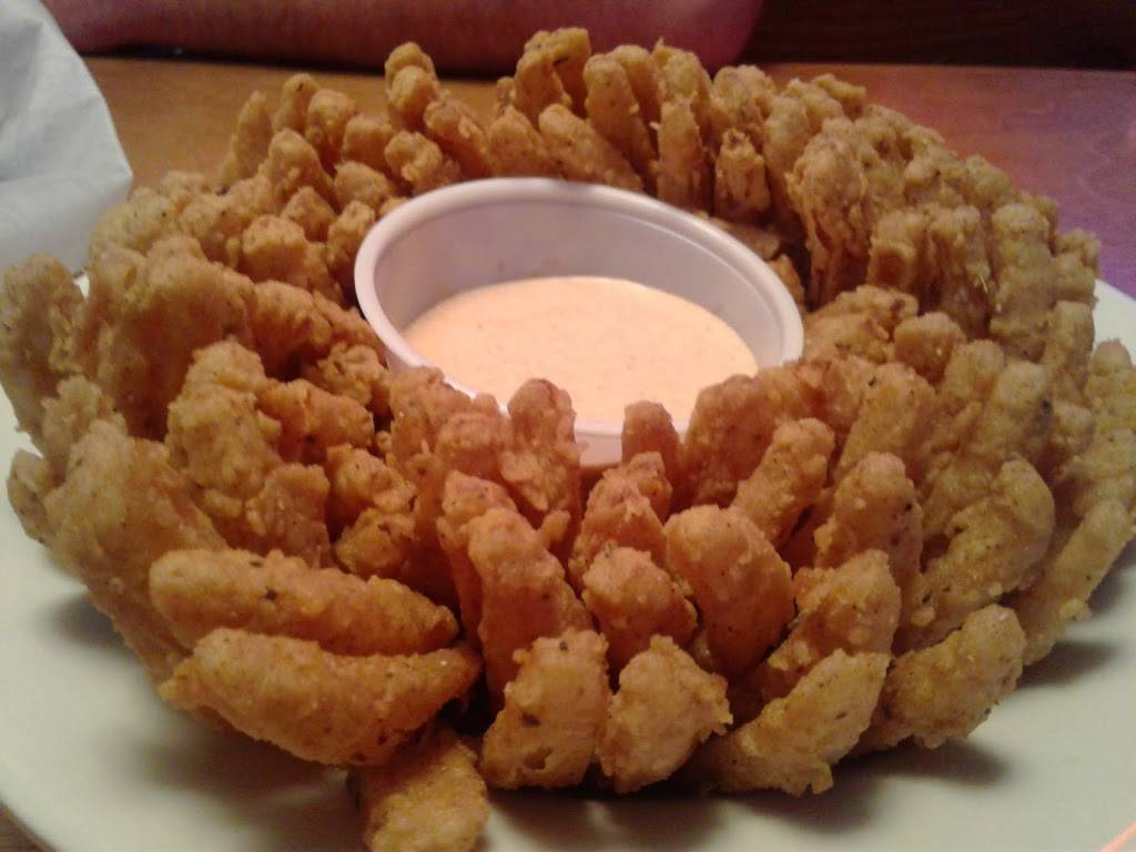 Texas Roadhouse | restaurant | 5901 SW Huntoon St, Topeka, KS 66604, USA | 7852717427 OR +1 785-271-7427