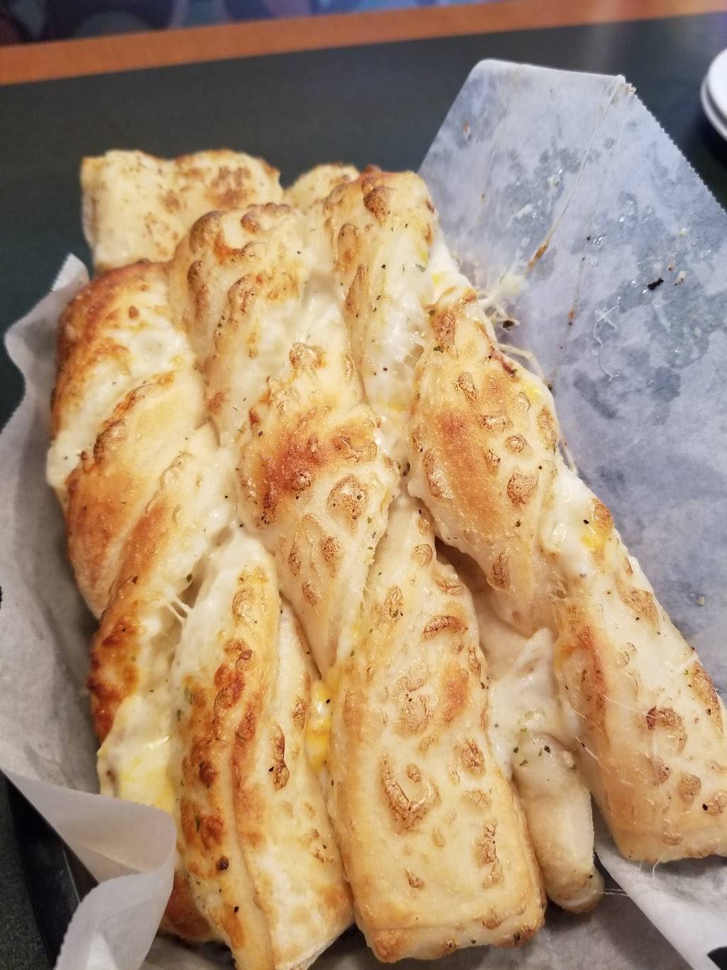 Round Table Pizza | meal delivery | 15002 Summit Ave, Fontana, CA 92336, USA | 9094636500 OR +1 909-463-6500