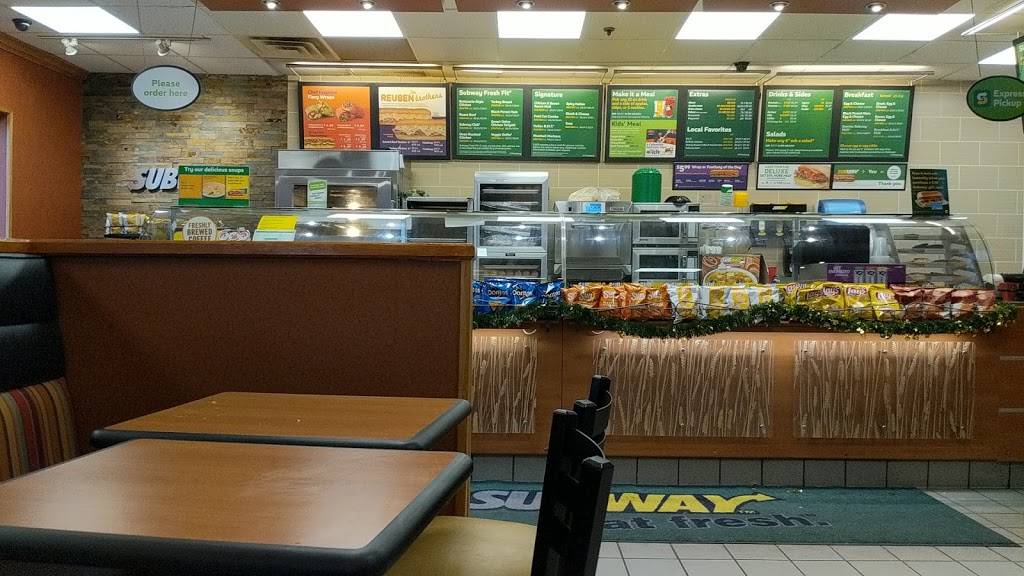 Subway Restaurants | restaurant | 720 Broadway, Bangor, ME 04401, USA | 2075614782 OR +1 207-561-4782