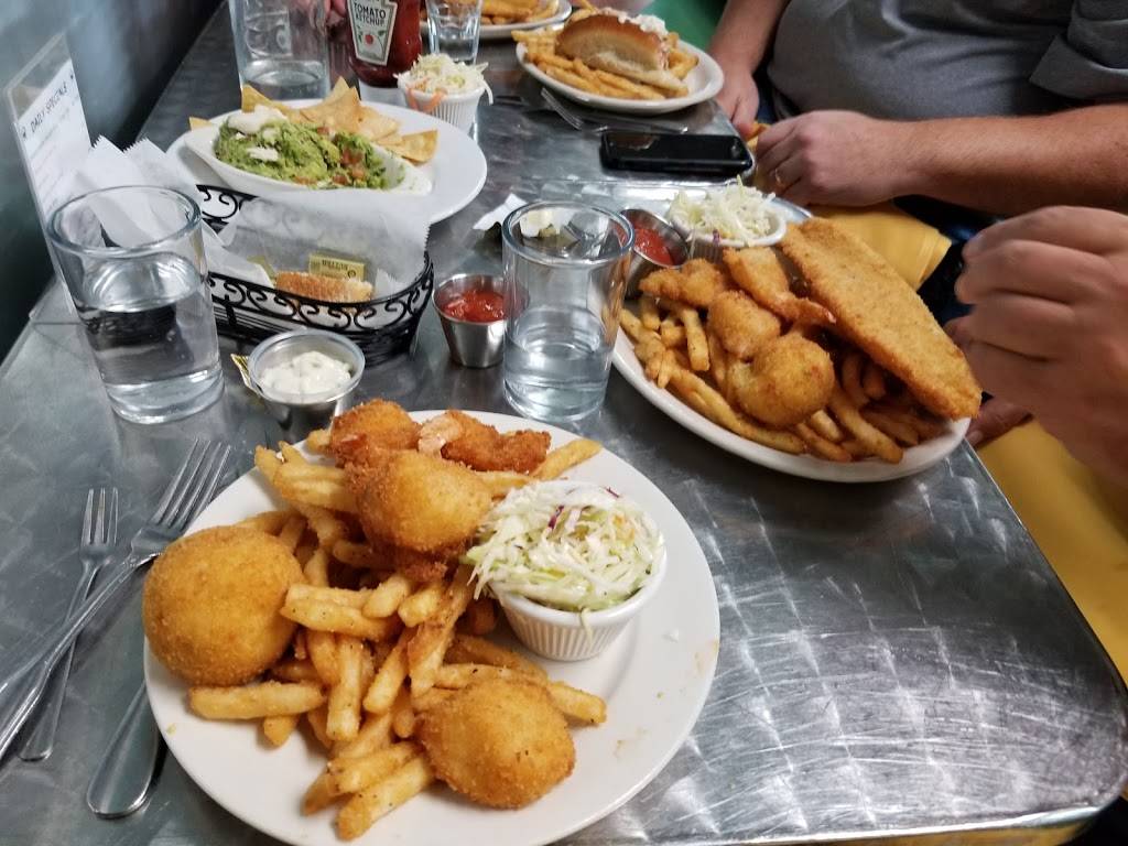 Anastasi Seafood | restaurant | 1101 S 9th St, Philadelphia, PA 19147, USA | 2154620550 OR +1 215-462-0550