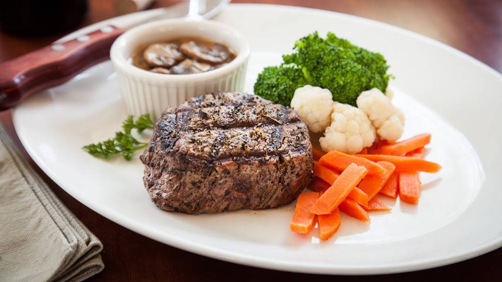 Madisons Restaurant & Bar | restaurant | 5222 Rue Sherbrooke E, Montréal, QC H1V 1A1, Canada | 5142521221 OR +1 514-252-1221