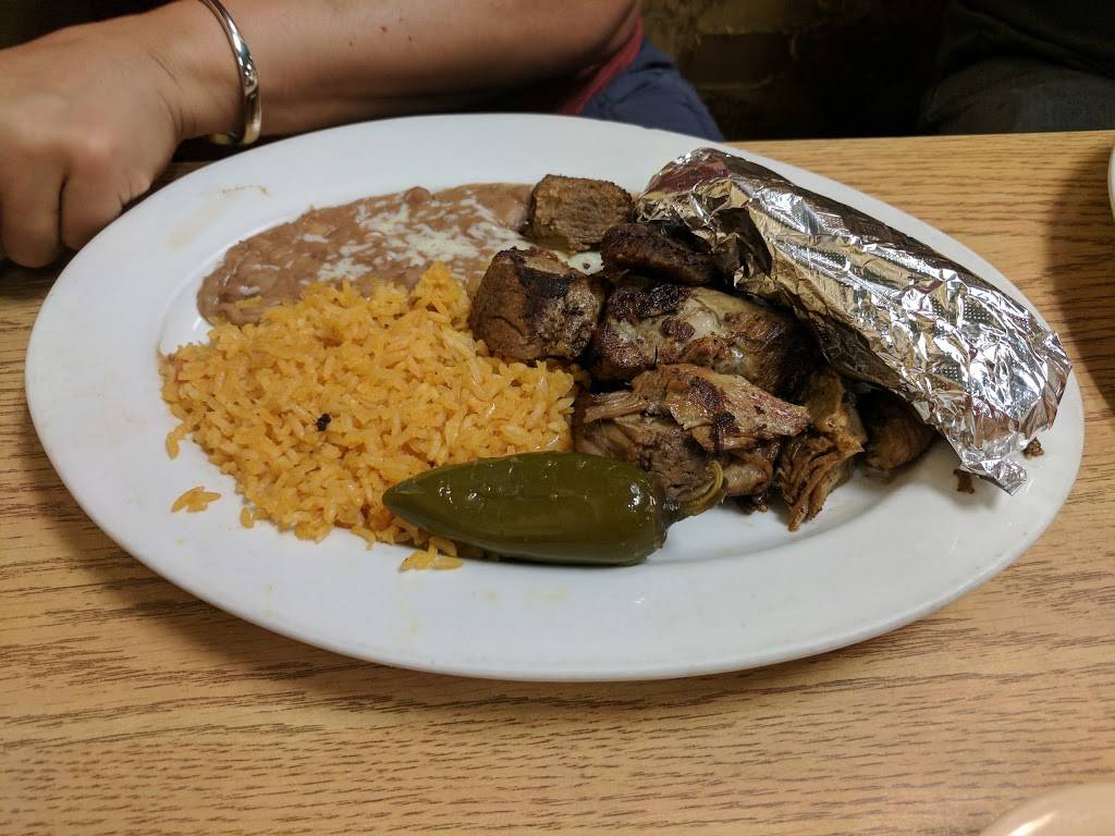 Los Tres Potrillos | restaurant | 406 E Main St, Louisa, VA 23093, USA | 5409673626 OR +1 540-967-3626