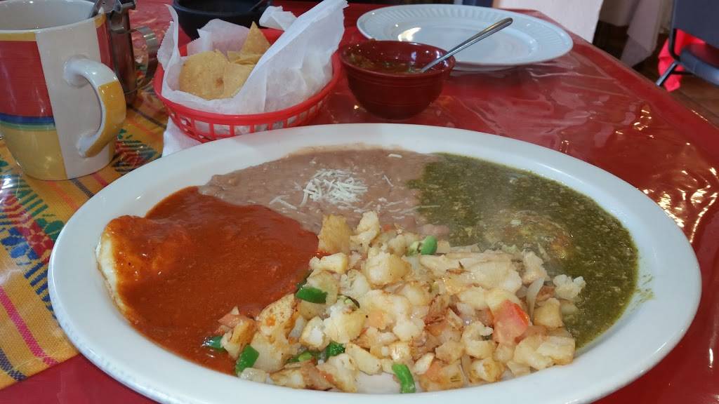 Julias Mexican | restaurant | 2160 H St, Fresno, CA 93721, USA | 5592333437 OR +1 559-233-3437