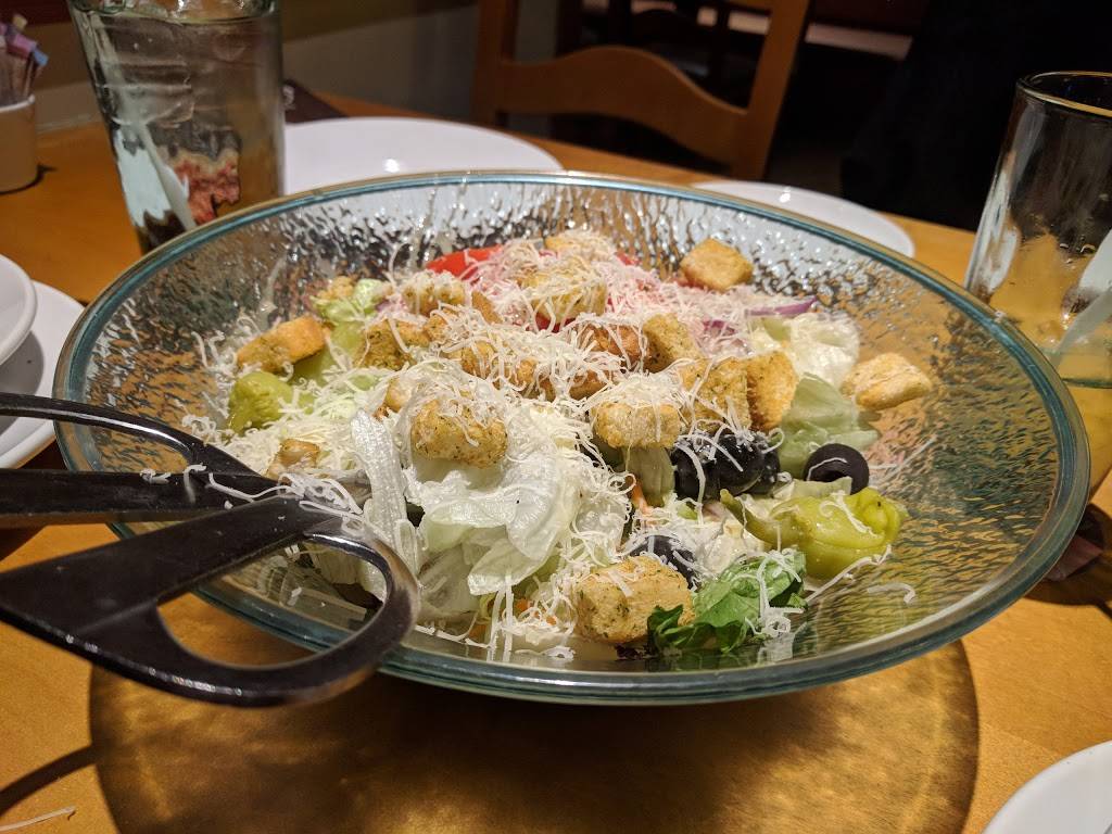 Olive Garden Italian Restaurant | meal takeaway | 2641 N Maize Rd, Wichita, KS 67205, USA | 3167220991 OR +1 316-722-0991