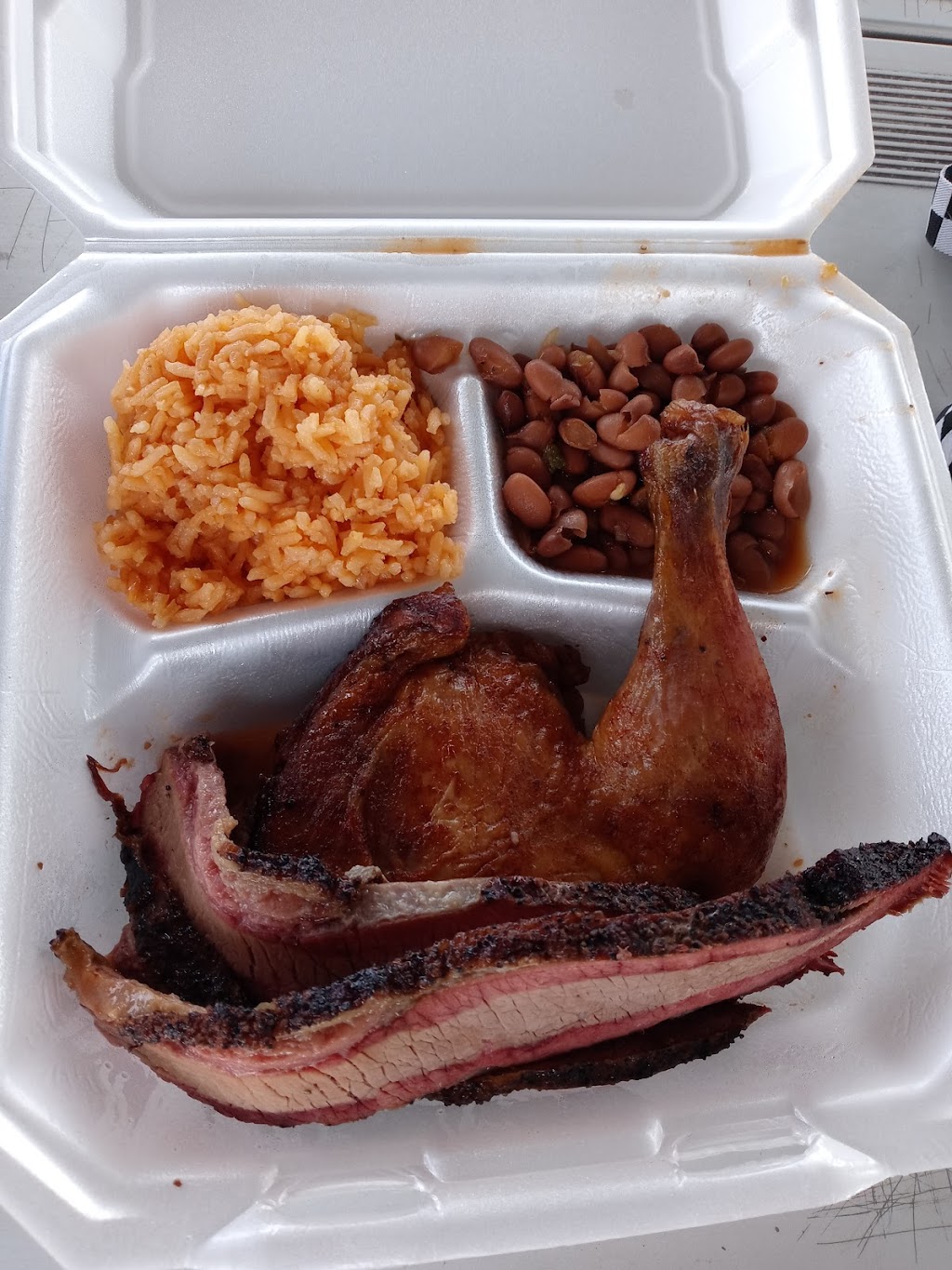South Texas Smokehouse | restaurant | 102 Templeton St, Harlingen, TX 78552, USA | 9563685556 OR +1 956-368-5556