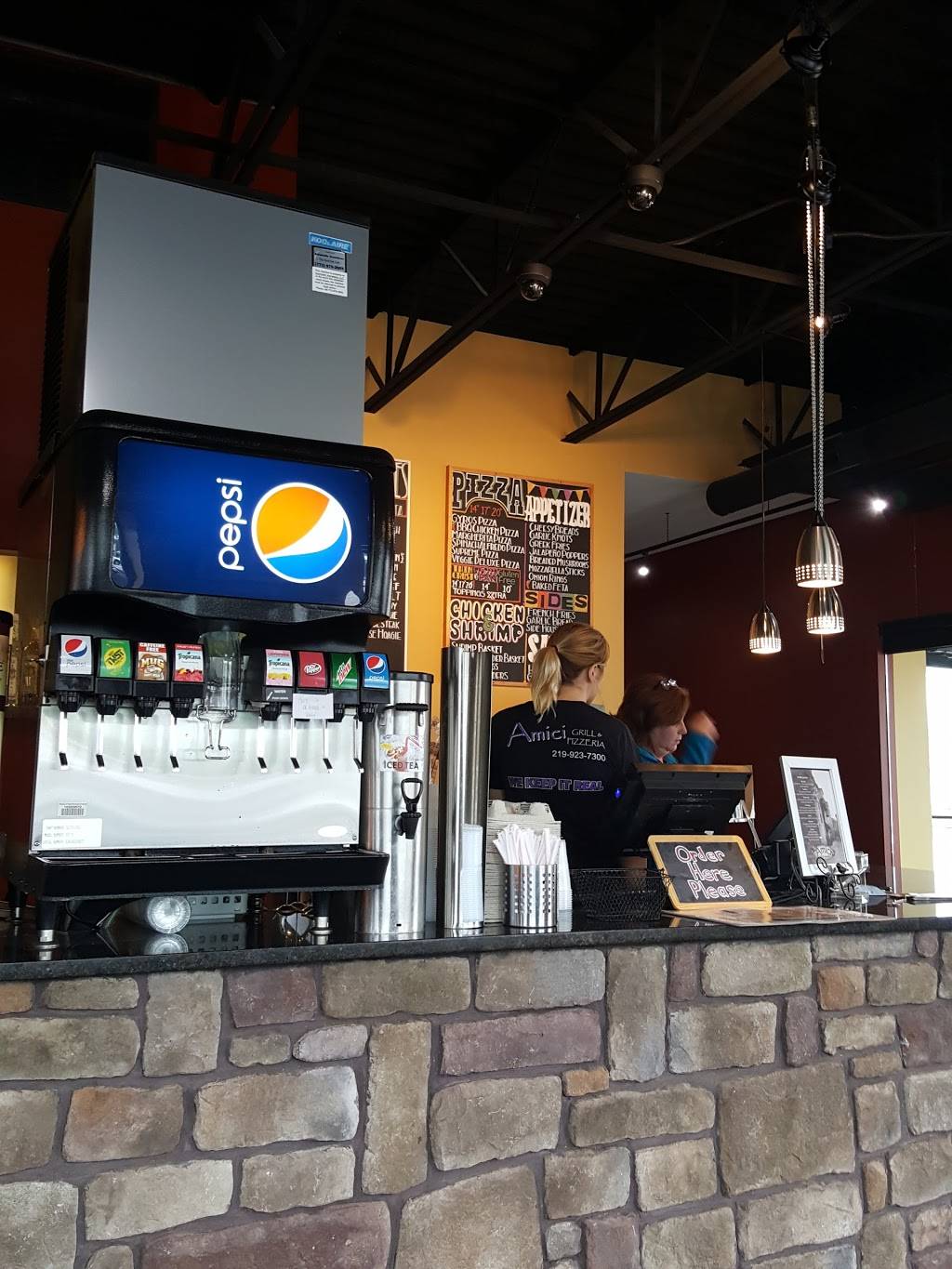 Amici Grill and Pizzeria | restaurant | 3808 Ridge Rd, Highland, IN 46322, USA | 2199237300 OR +1 219-923-7300