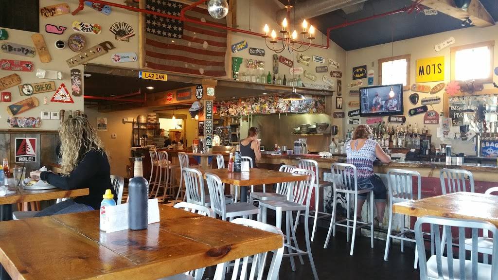 River Road Tavern | restaurant | 193 S River Rd, Bedford, NH 03110, USA | 6032065837 OR +1 603-206-5837