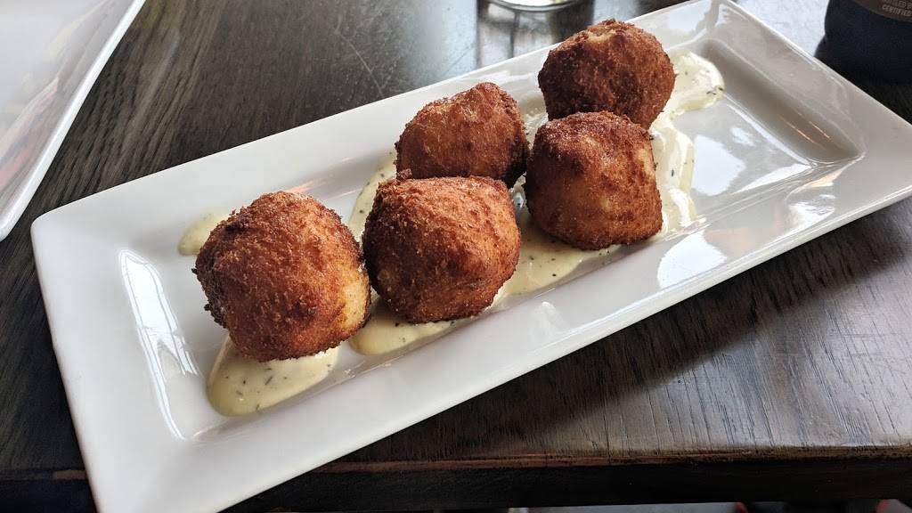 Father Fats Public House | restaurant | 945 Clark St, Stevens Point, WI 54481, USA | 7155444054 OR +1 715-544-4054