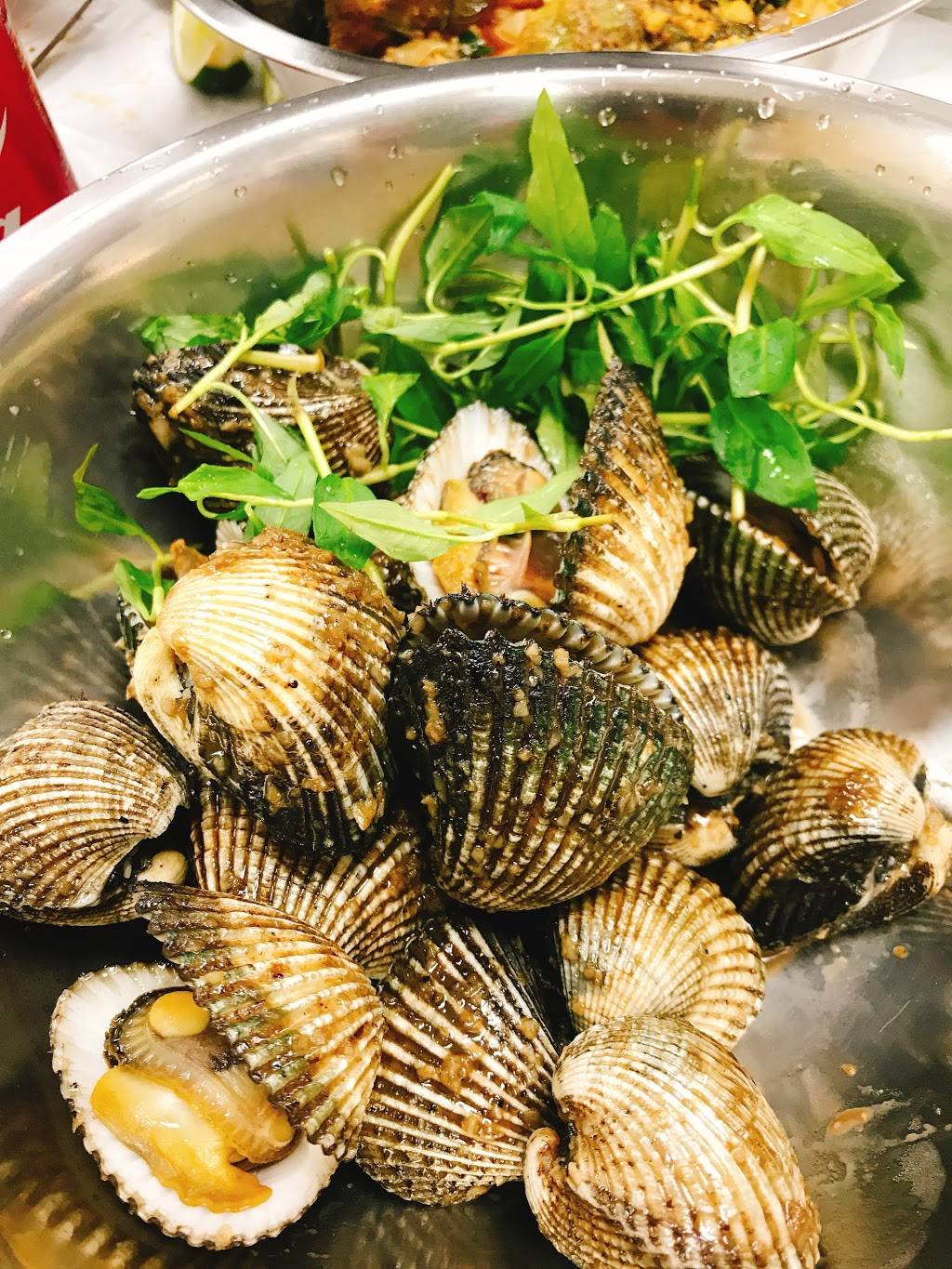 Captain T Seafood | restaurant | 10815 Beechnut St #107, Houston, TX 77072, USA | 3467742746 OR +1 346-774-2746