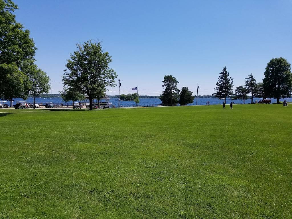 Wellesley Hotel & Restaurant | restaurant | 42809 St Lawrence Ave, Thousand Island Park, NY 13692, USA | 3154823698 OR +1 315-482-3698