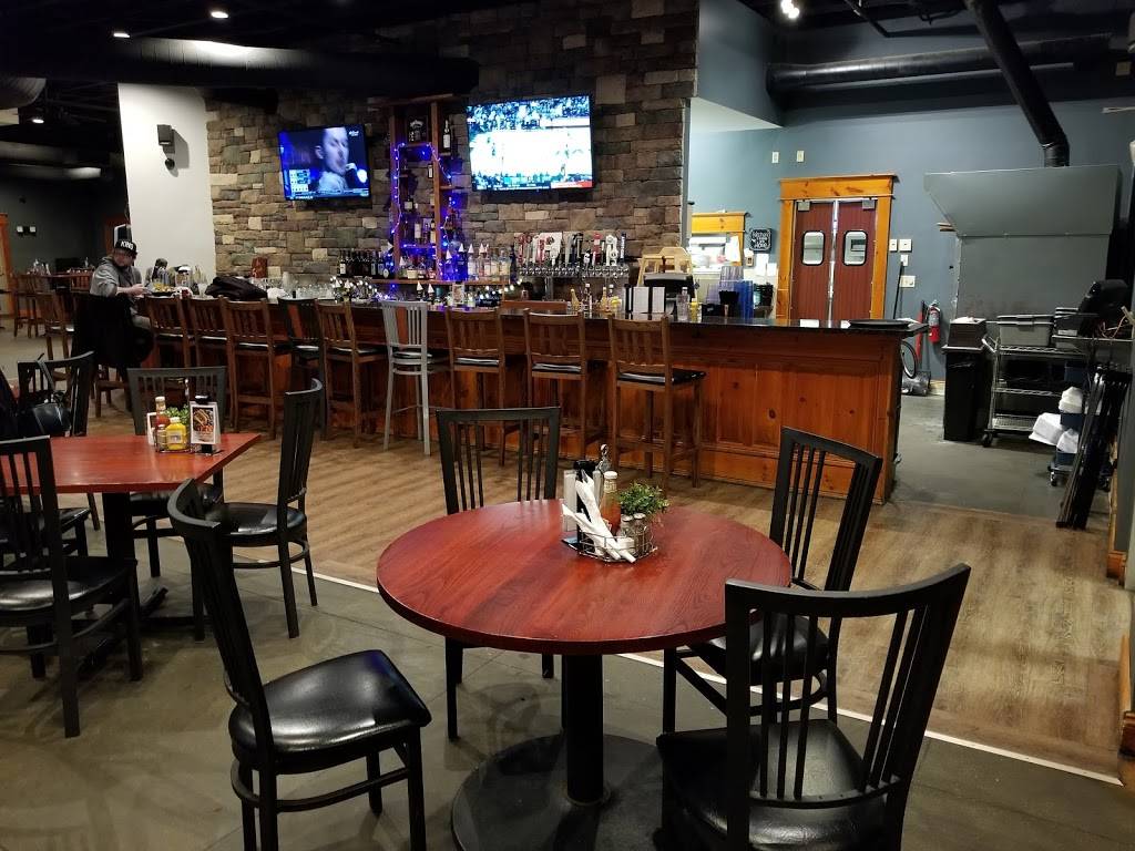 Banushis Bar & Grill | restaurant | 800 Nygaard St, Stoughton, WI 53589, USA | 6088733700 OR +1 608-873-3700