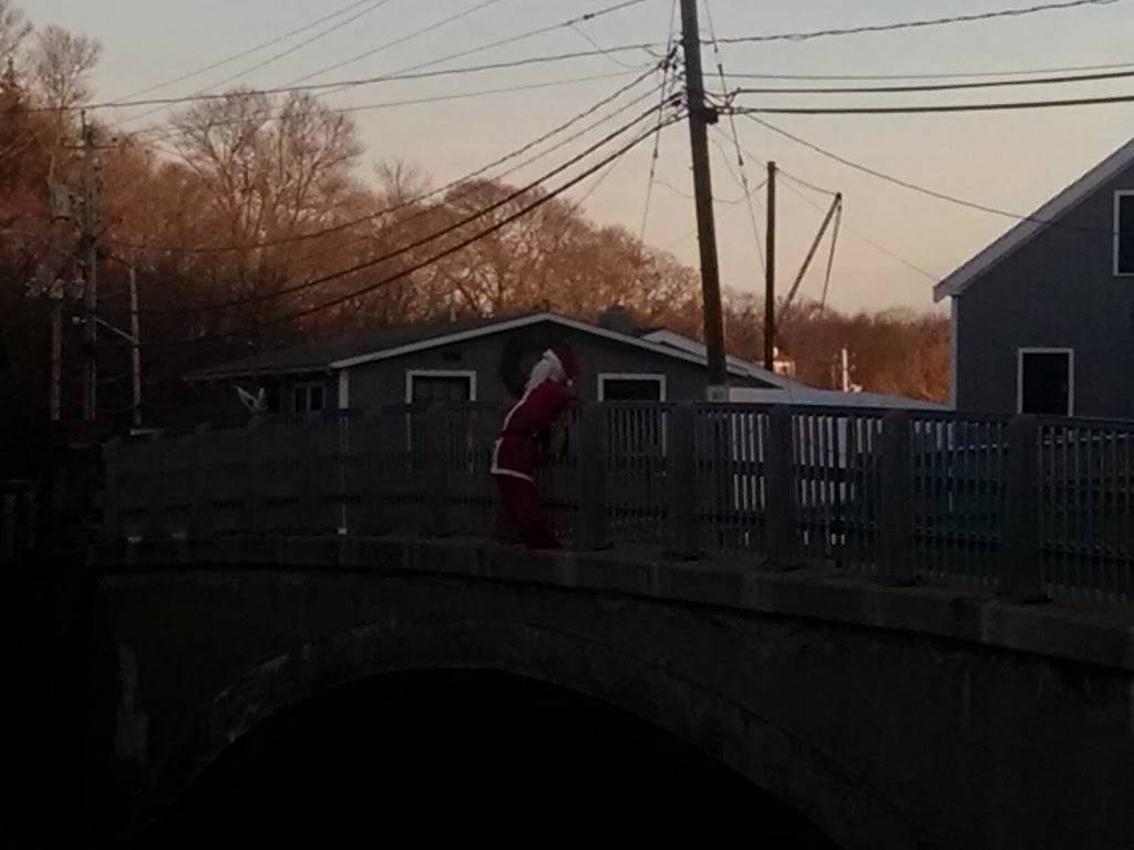 Cohasset Lobster Pound | restaurant | 82 Border St, Cohasset, MA 02025, USA | 7813831551 OR +1 781-383-1551