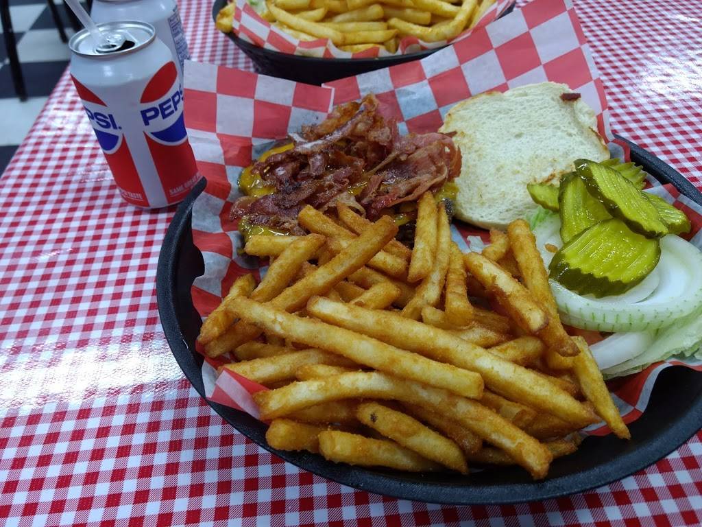 Marias Pizza | restaurant | 514 Green Park Ave, Colona, IL 61241, USA | 3092811135 OR +1 309-281-1135