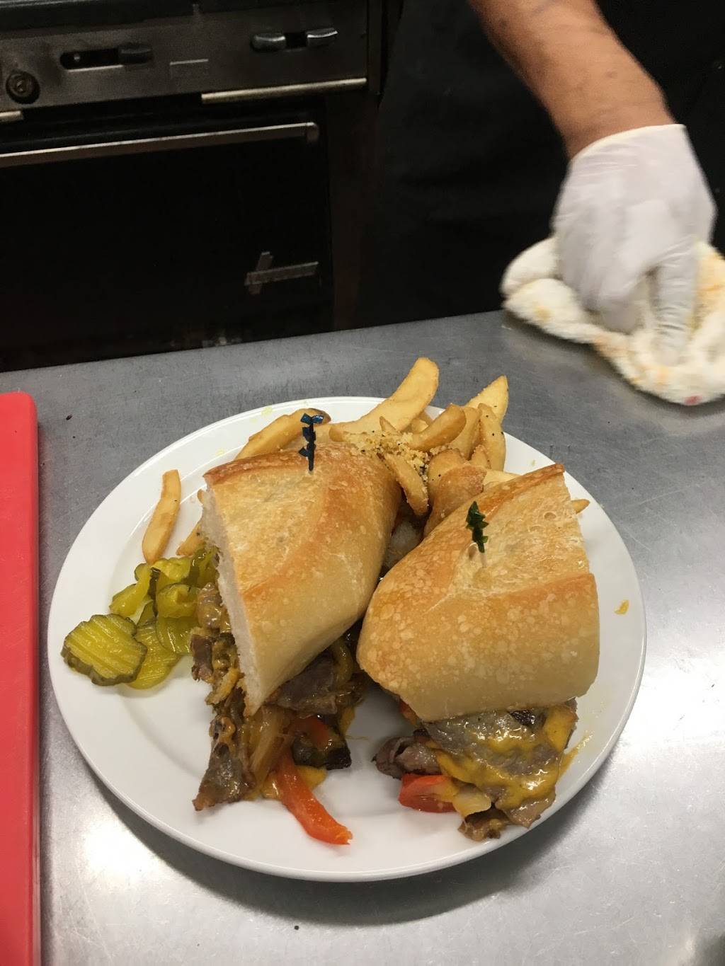 Rosen Krown | restaurant | 875 Monroe Ave, Rochester, NY 14620, USA | 5852705869 OR +1 585-270-5869