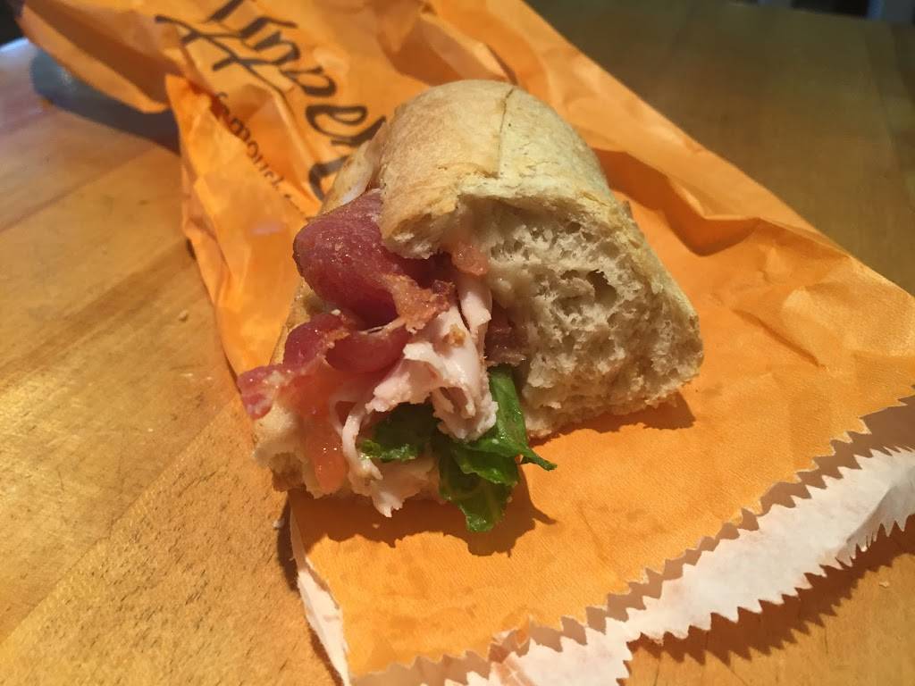 Upper Crust | meal takeaway | 6301 Silver Dart Dr, Mississauga, ON L4W 1S9, Canada | 4167762849 OR +1 416-776-2849