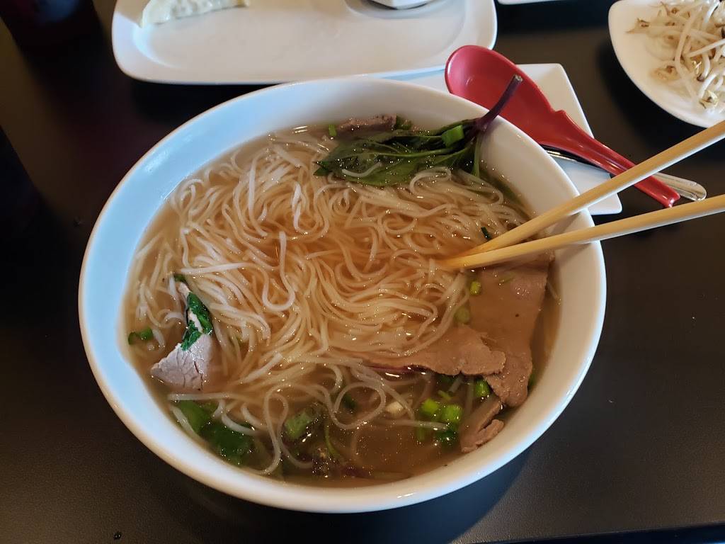 Noodle Bar | restaurant | 10940 F, Parallel Pkwy, Kansas City, KS 66109, USA | 9133280783 OR +1 913-328-0783