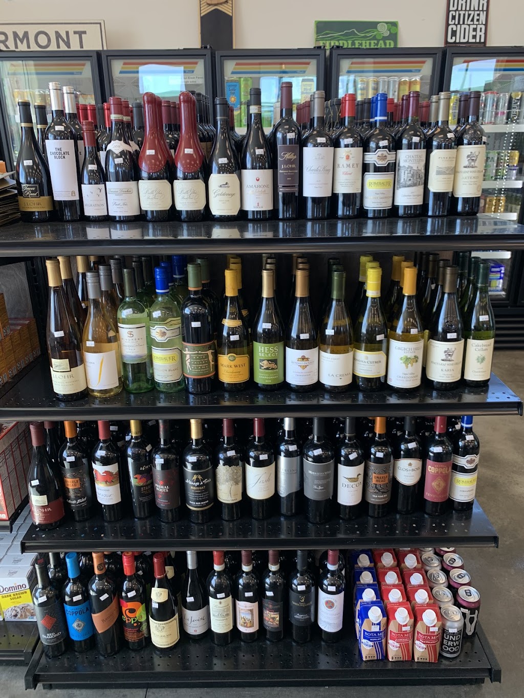 Red Barn Market & Deli | restaurant | 47 Tilley Dr, South Burlington, VT 05403, USA | 8028603990 OR +1 802-860-3990