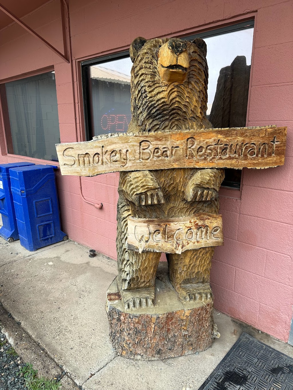 Smokey Bear Restaurant | restaurant | 310 Smokey Bear Blvd, Capitan, NM 88316, USA | 5753542257 OR +1 575-354-2257