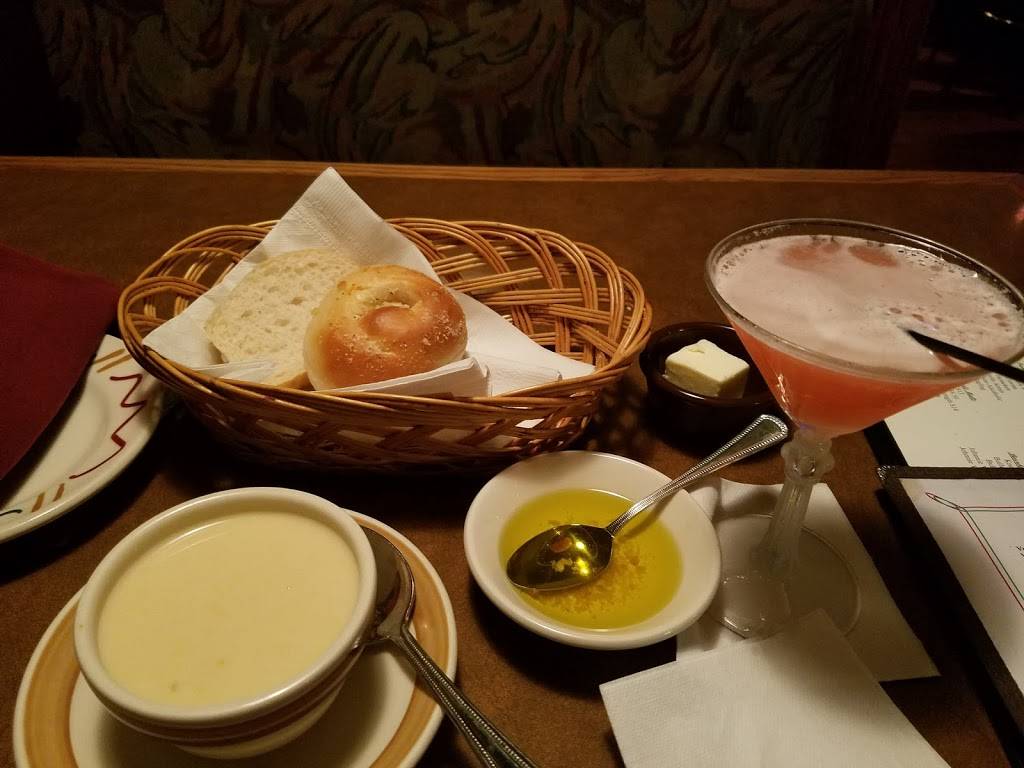 Giovannis Restaurant | restaurant | 603 Ridge Rd, Munster, IN 46321, USA | 2198366220 OR +1 219-836-6220