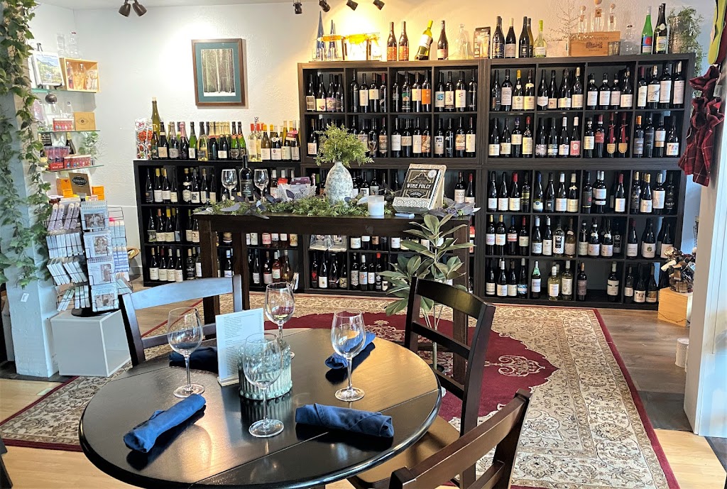 The District Bistro, Martini Bar & Wine Shop | restaurant | 313 N 1st Ave, Sandpoint, ID 83864, USA | 2082658653 OR +1 208-265-8653