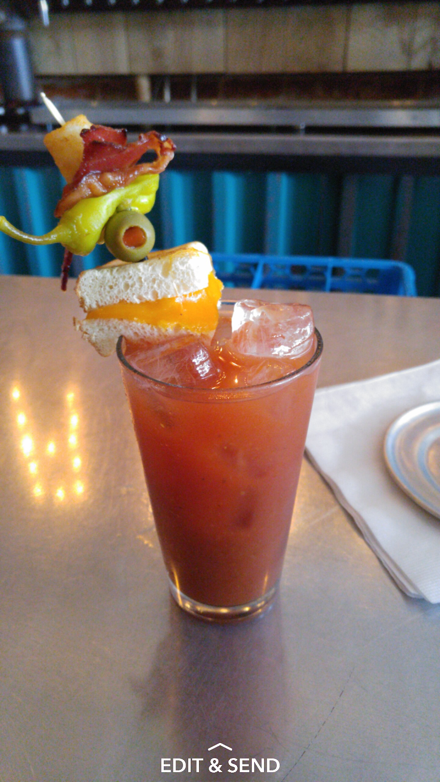 Pour Brothers Community Tavern | restaurant | 220 Linden St, Fort Collins, CO 80524, USA | 9704934368 OR +1 970-493-4368