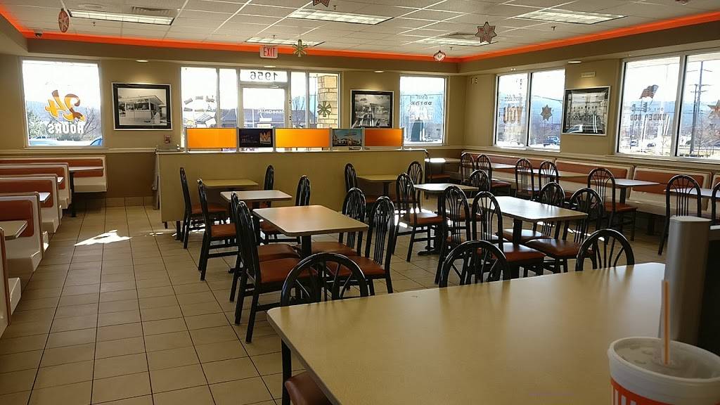 Whataburger | restaurant | 1956 W M.L.K. Jr Blvd, Fayetteville, AR 72701, USA | 4794432217 OR +1 479-443-2217