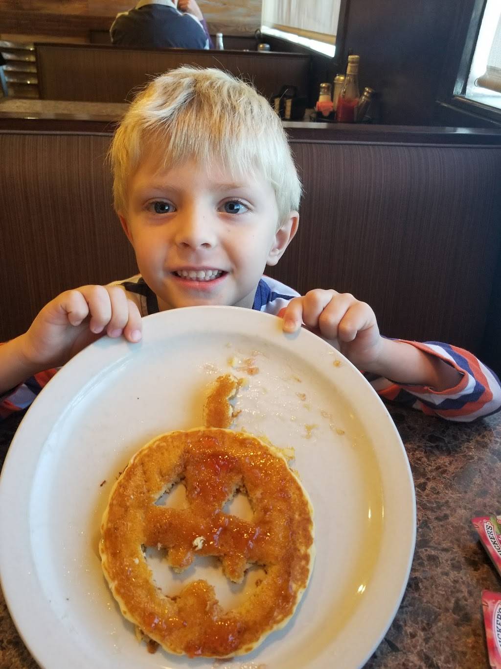 Chatterbox Family Restaurant | restaurant | 405 Patricia Ave, Dunedin, FL 34698, USA | 7277362055 OR +1 727-736-2055