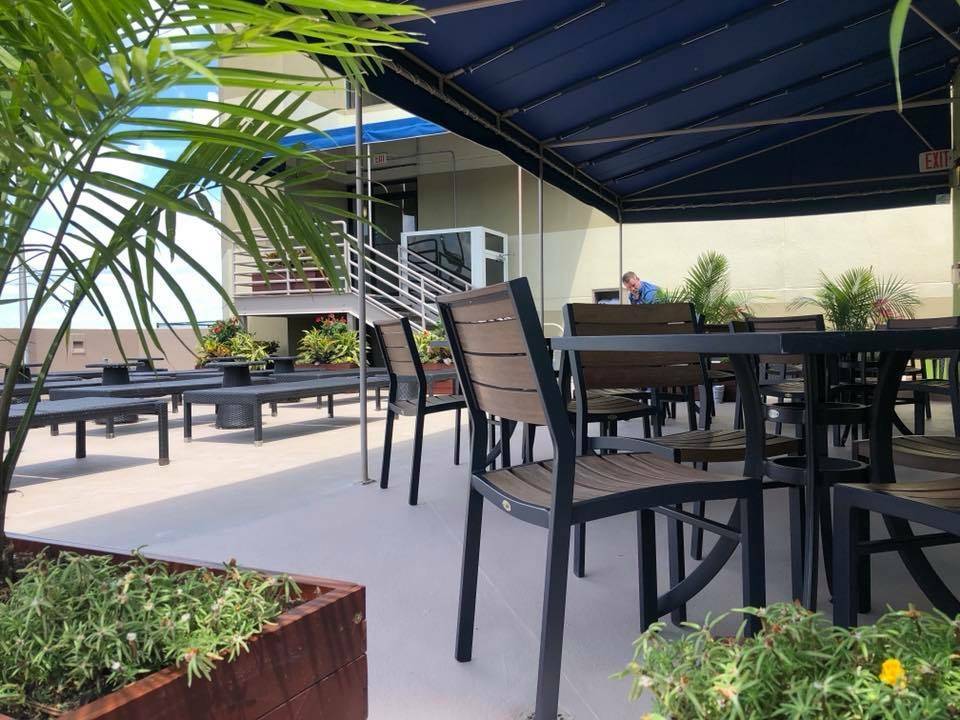 RiVive Pool Bar & Grill | restaurant | Beach Quarters Resort, 501 Atlantic Ave, Virginia Beach, VA 23451, USA | 7574223186 OR +1 757-422-3186