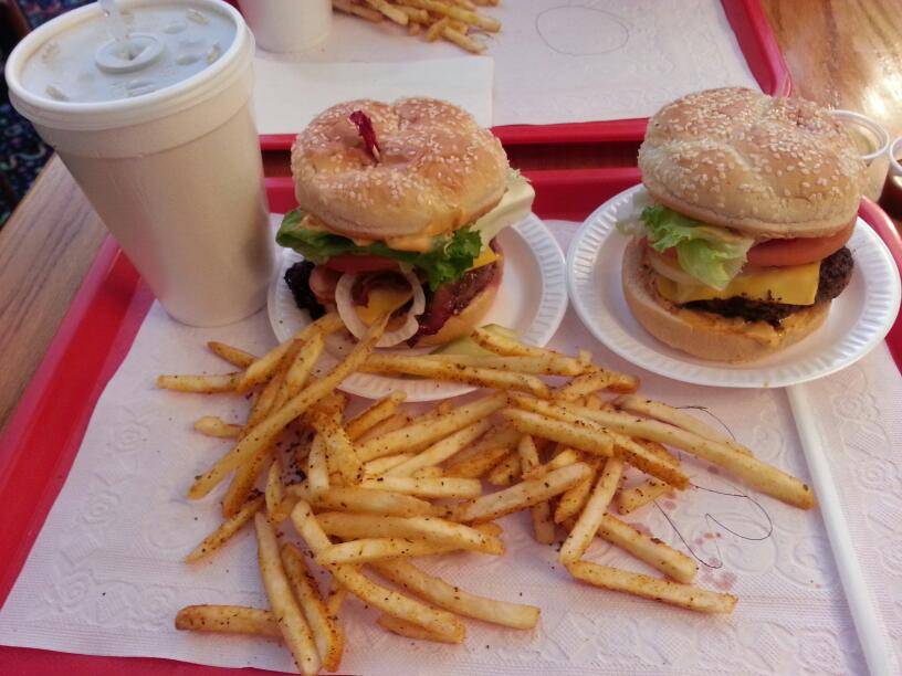 Ollies Trolley | restaurant | 425 12th St NW, Washington, DC 20004, USA | 2027708614 OR +1 202-770-8614