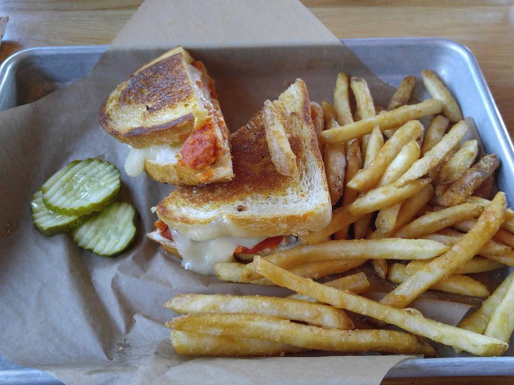 BJs Restaurant & Brewhouse | restaurant | 9960 University Plaza Dr, Fort Myers, FL 33913, USA | 2392045760 OR +1 239-204-5760