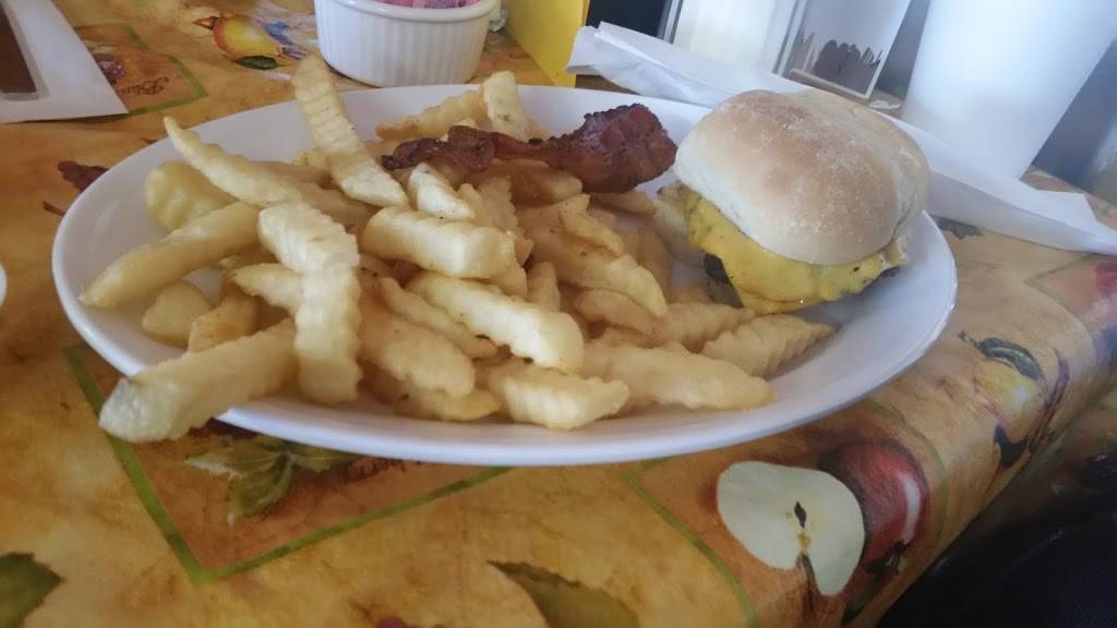 Bob & Wandas Wagon Wheel Café | restaurant | 5300 Alma Hwy, Van Buren, AR 72956, USA | 4792626606 OR +1 479-262-6606