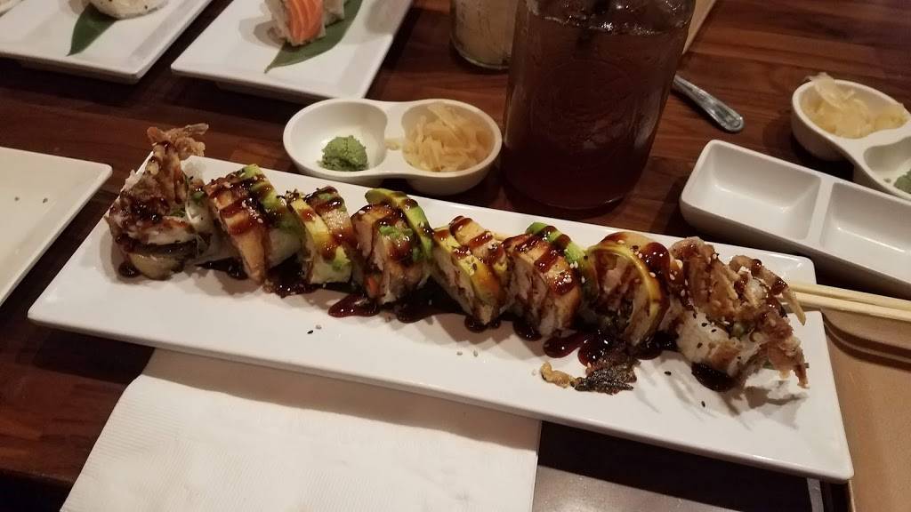 Chomp Rockin | restaurant | 181 E Commonwealth Ave, Fullerton, CA 92832, USA | 7147383511 OR +1 714-738-3511