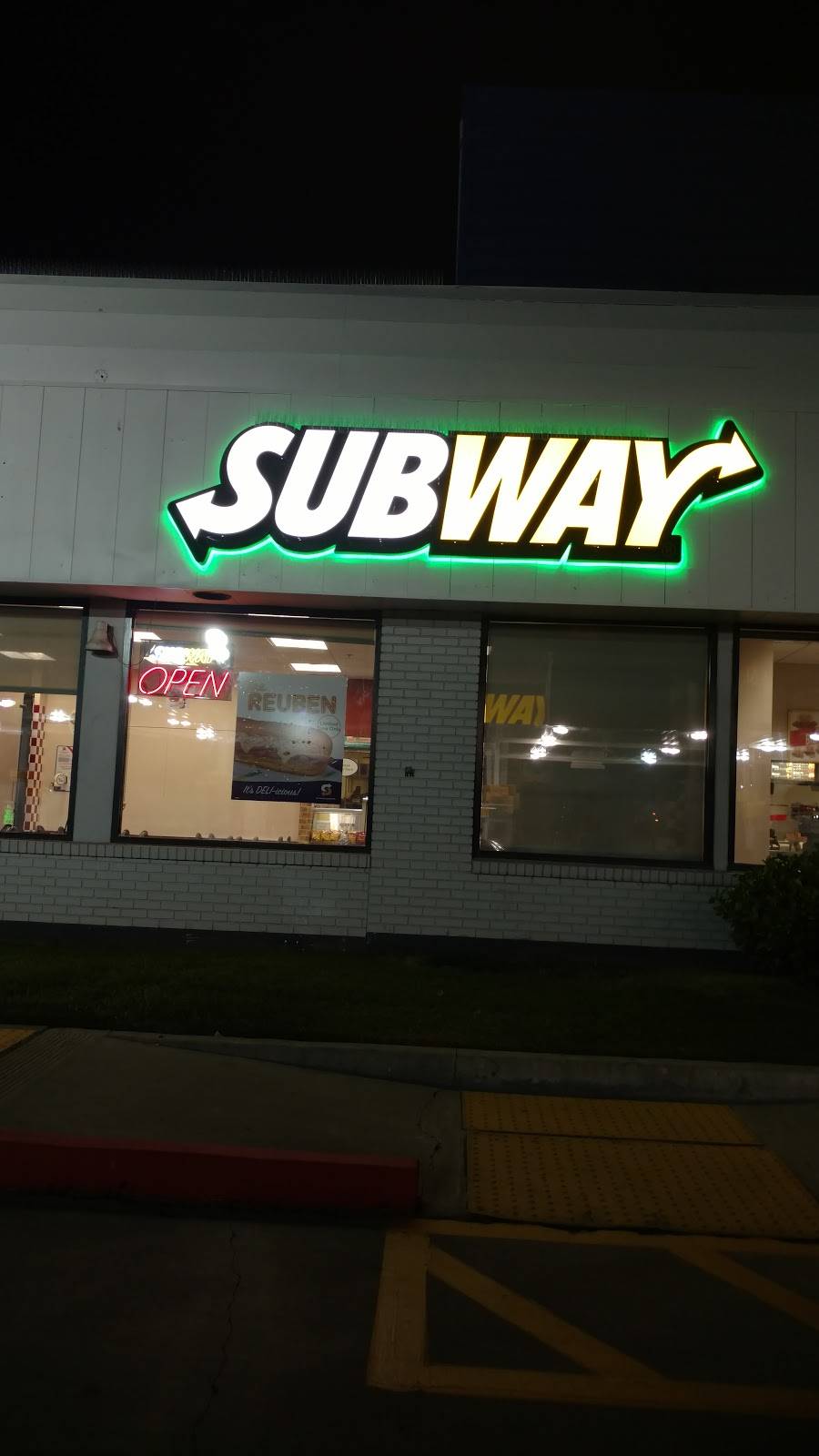 Subway Restaurants | restaurant | 3524 S 99 W Hwy, Corning, CA 96021, USA | 5308244646 OR +1 530-824-4646