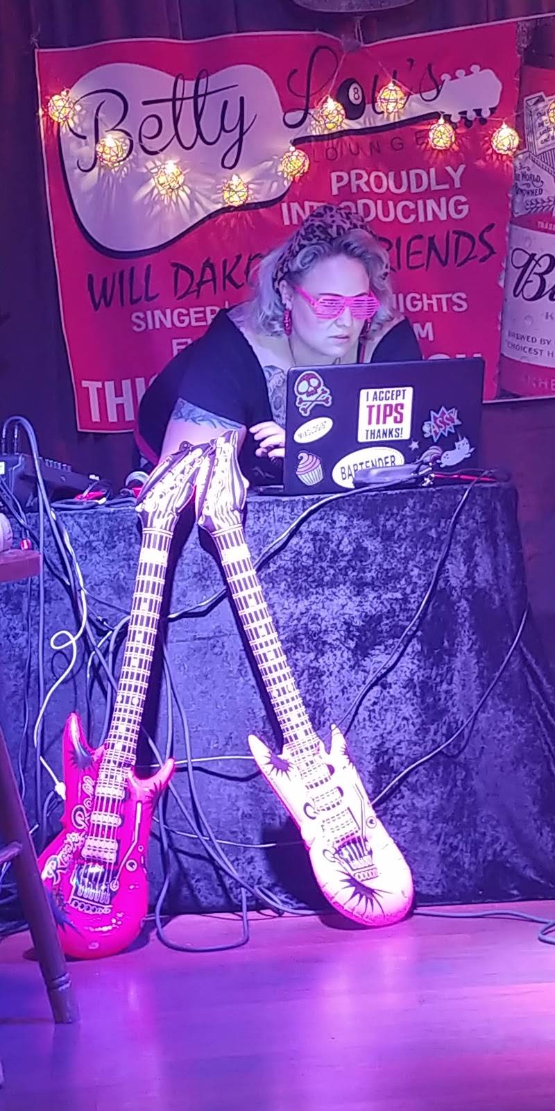 Betty Lous Restaurant & Lounge | restaurant | 2819 Smith Springs Rd, Nashville, TN 37217, USA | 6155400555 OR +1 615-540-0555