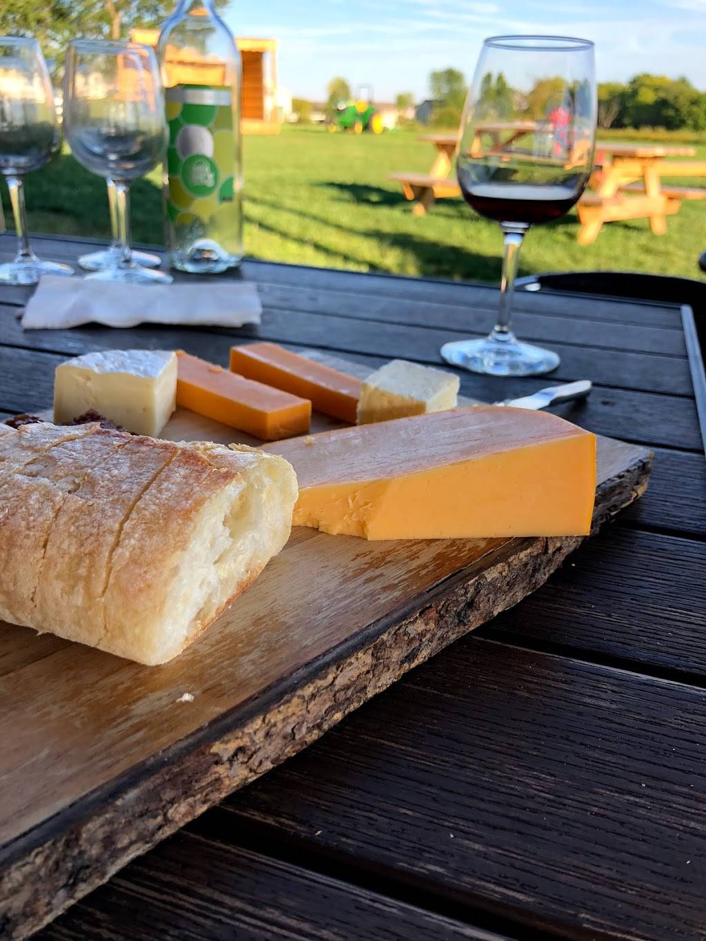 Urban Vines Winery & Brewery | restaurant | 303 E 161st St, Westfield, IN 46074, USA | 3177630678 OR +1 317-763-0678