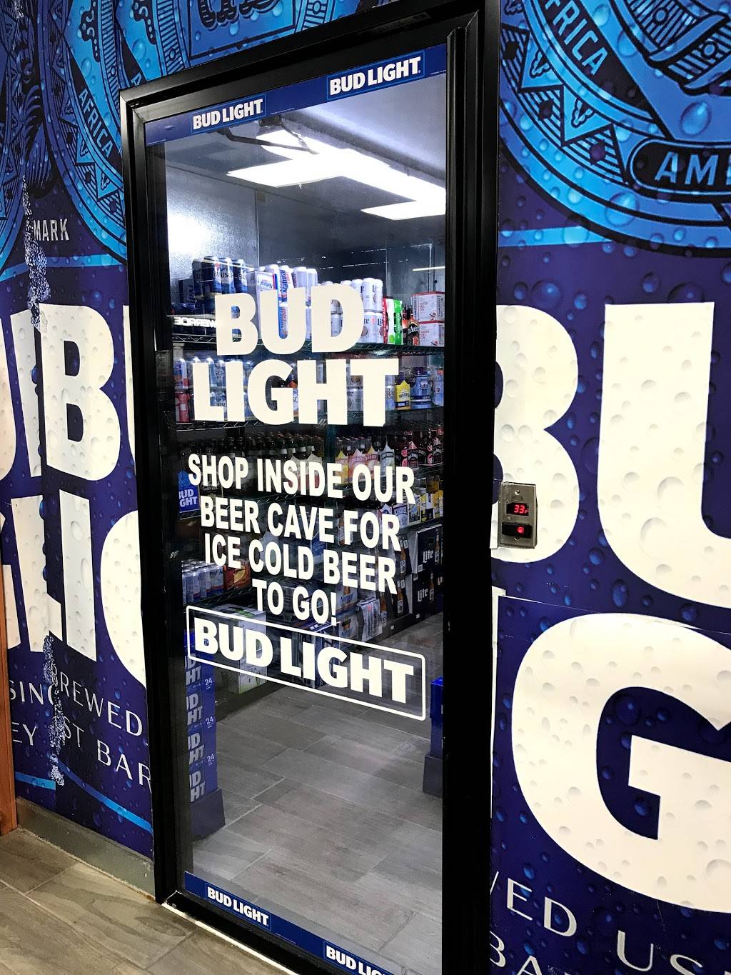 Patriot Mart | restaurant | 1330 E Wood St, Paris, TN 38242, USA | 7314079395 OR +1 731-407-9395