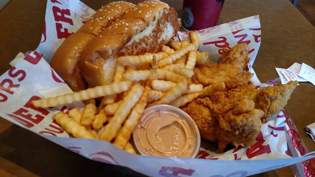 Raising Canes Chicken Fingers | meal takeaway | 9869 Colerain Ave, Cincinnati, OH 45251, USA | 5133702445 OR +1 513-370-2445