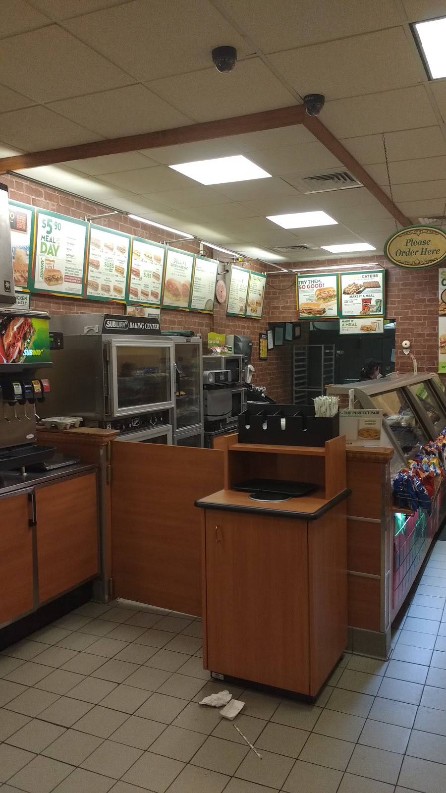 Subway Restaurants | restaurant | 271-06 Union Tpke, Queens, NY 11040, USA | 7183470477 OR +1 718-347-0477