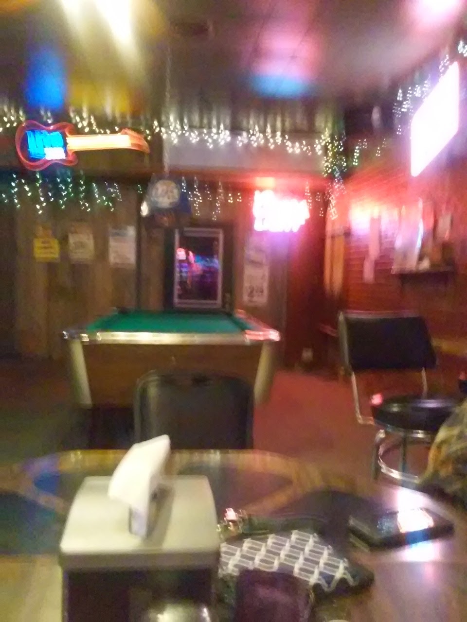 The Buss Stop | restaurant | 203 Center St, Augusta, IL 62311, USA | 2173922511 OR +1 217-392-2511