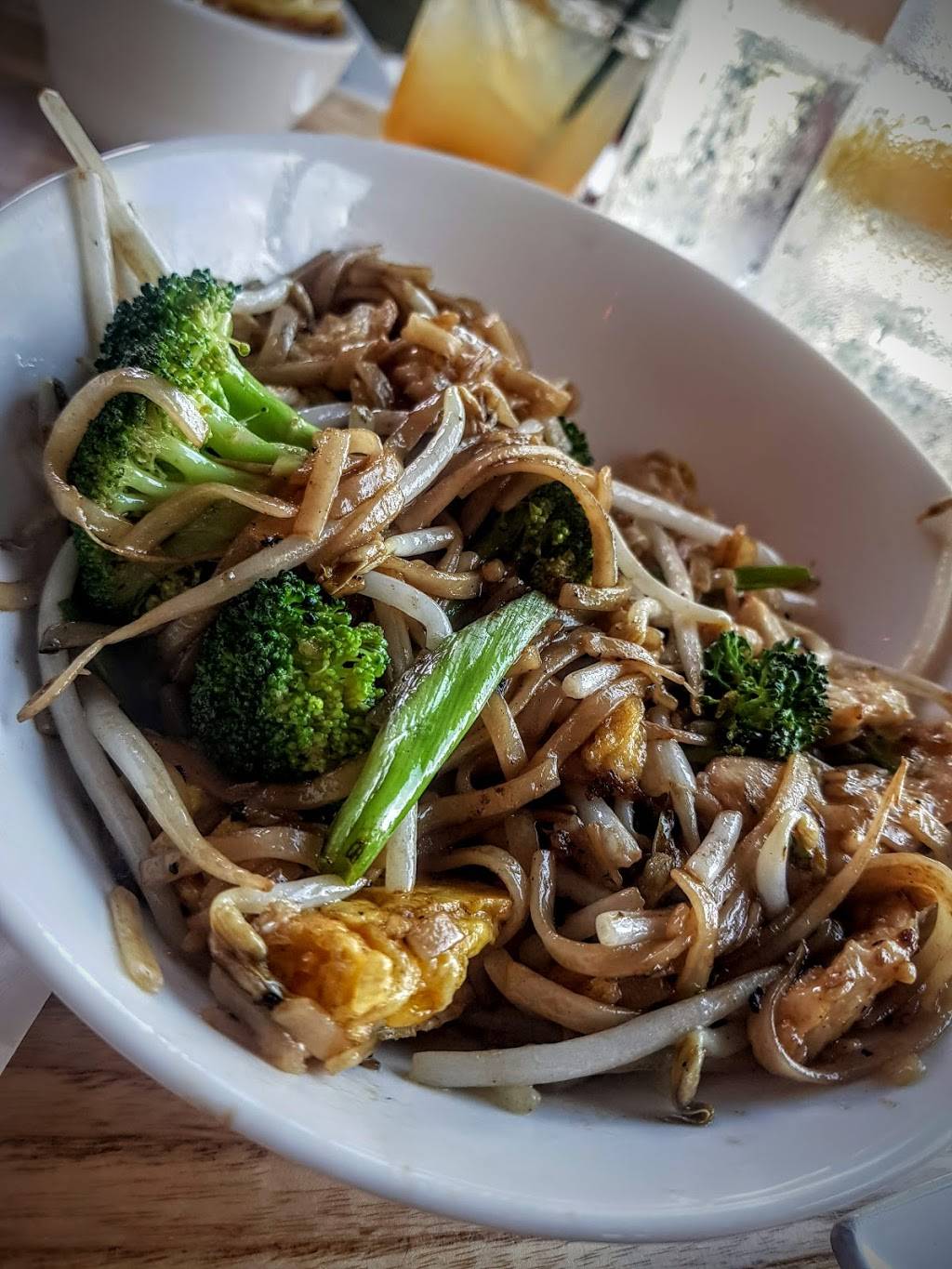 Hawkers Asian Street Fare | restaurant | The Grove, 9100 Conroy Windermere Rd suite 110, Windermere, FL 34786, USA | 4075836334 OR +1 407-583-6334