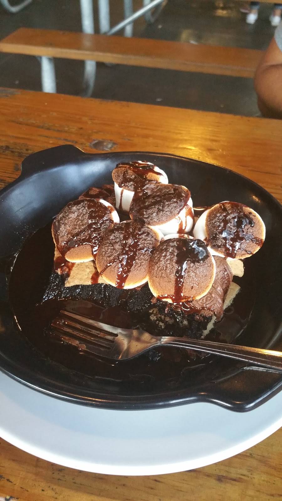 Joes Crab Shack | restaurant | 8400 International Dr, Orlando, FL 32819, USA | 4073522928 OR +1 407-352-2928