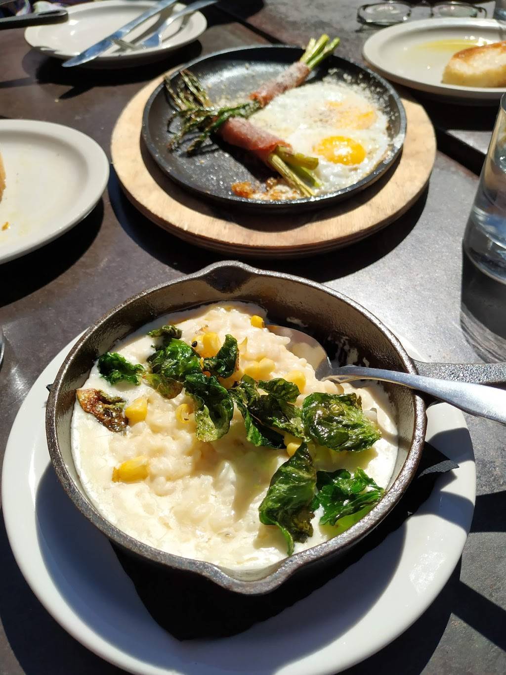 Stella Public House | restaurant | 1414 S Alamo St, San Antonio, TX 78210, USA | 2102777047 OR +1 210-277-7047